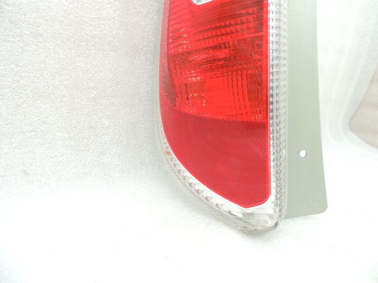 Skoda Roomster 5J aizmugurējais kreisais aizmugurējais lukturis 5J7945111 Aizmugurējais kreisais lukturis