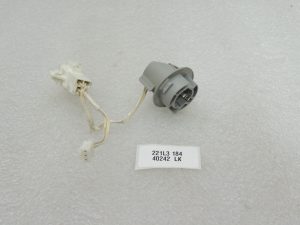 Toyota Avensis T27 Sedans Aizmugurējā luktura turētājs aizmugurējais ārējais 81555-05270