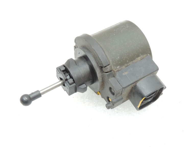 Mazda 3 BK ksenona lukturu servomotors LWR 8651000650