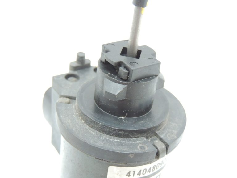 Mazda 3 BK ksenona lukturu servomotors LWR 8651000650