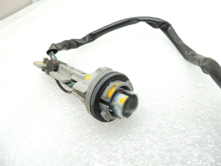 Mazda 5 CR Halogēna lukturu vadu instalācija HB3 kontaktdakša C29151064