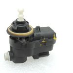 Oriģinālais Renault Espace IV halogēna priekšējo lukturu servomotors LWR 8200402521