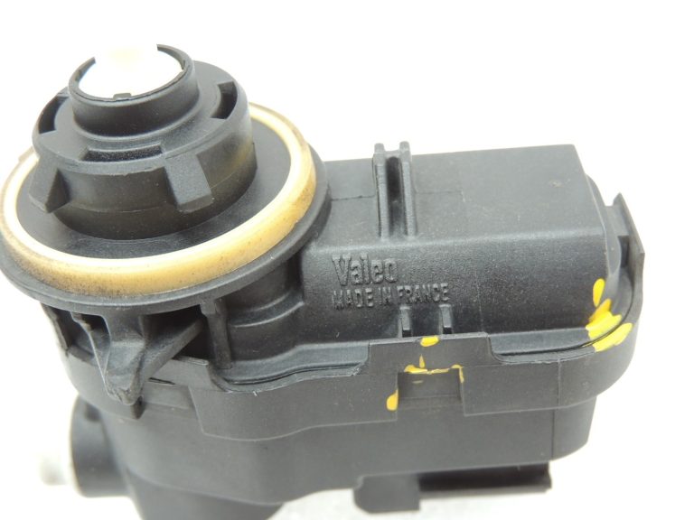 Oriģinālais Renault Espace IV halogēna priekšējo lukturu servomotors LWR 8200402521