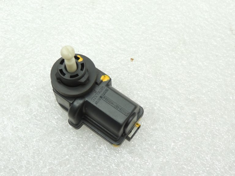 Ford Focus II 2004-2008 Halogēna priekšējo lukturu servomotors LWR 4M5113K198AA