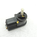 Ford Focus II 2004-2008 Halogēna priekšējo lukturu servomotors LWR 4M5113K198AA
