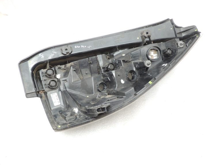Mazda 5 CR facelift aizmugurējais aizmugurējais lukturis kreisais C31751160F