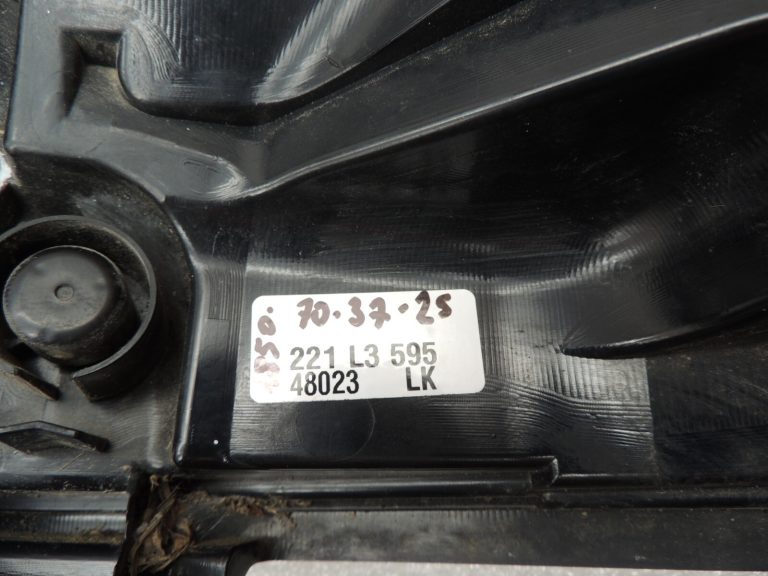 Mazda 5 CR facelift aizmugurējais aizmugurējais lukturis kreisais C31751160F