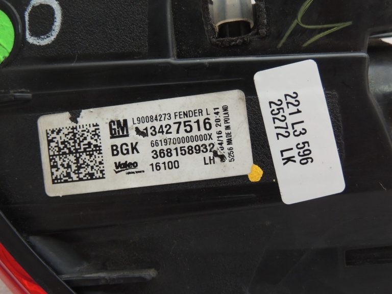 Opel Astra K Sports Tourer aizmugurējais kreisais ārējais lukturis 13427516 39077374