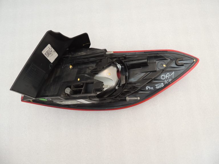 Opel Astra K Sports Tourer aizmugurējais kreisais ārējais lukturis 13427516 39077374