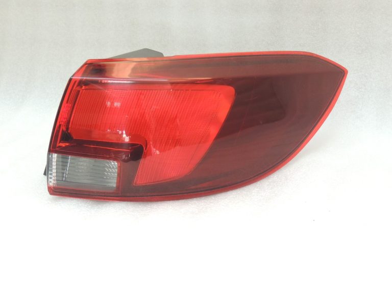 Opel Astra K Sports Tourer aizmugurējais labās puses lukturis 13427517 39077375