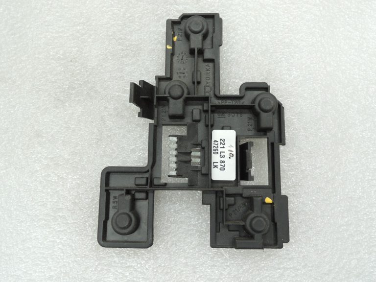 Opel Vectra B Sedans aizmugurējā labā luktura turētājs Yorka 9192997