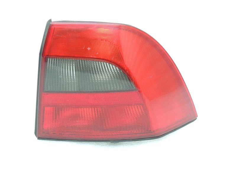 Opel Vectra B Sedans Yorka aizmugurējais labais aizmugurējais lukturis 9119528