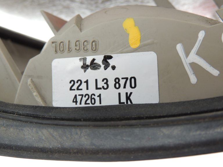 Opel Vectra B Sedans Yorka aizmugurējais labais aizmugurējais lukturis 9119528