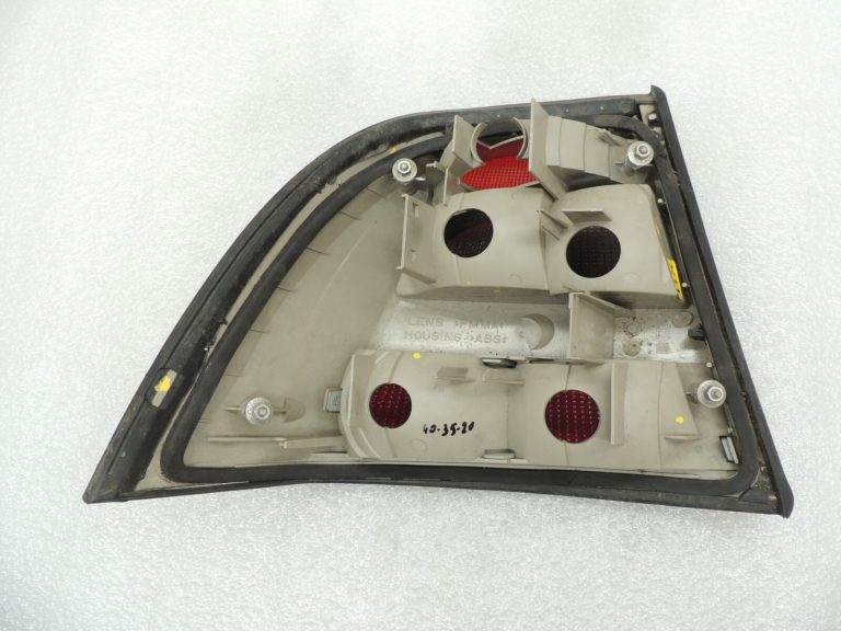 Opel Vectra B Sedans Yorka aizmugurējais labais aizmugurējais lukturis 9119528