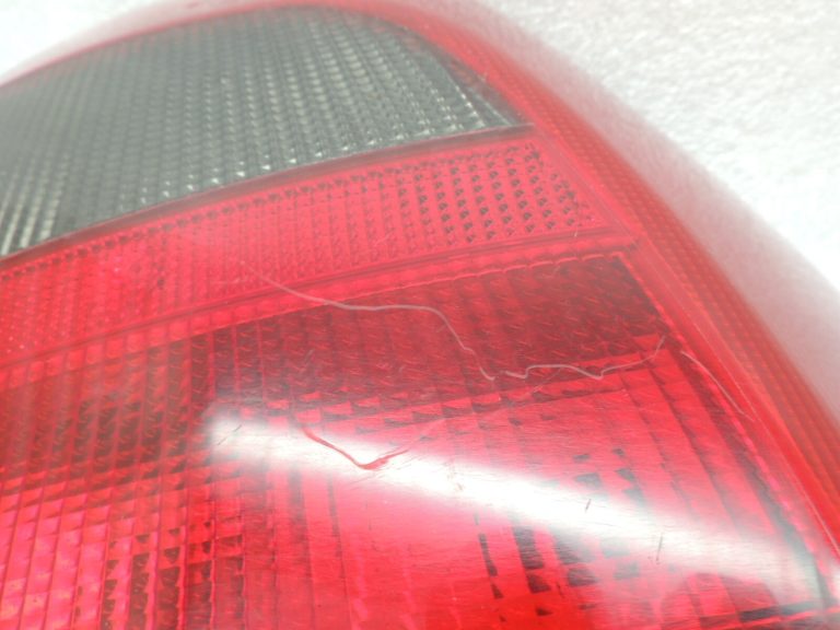 Opel Vectra B Sedans Yorka aizmugurējais labais aizmugurējais lukturis 9119528