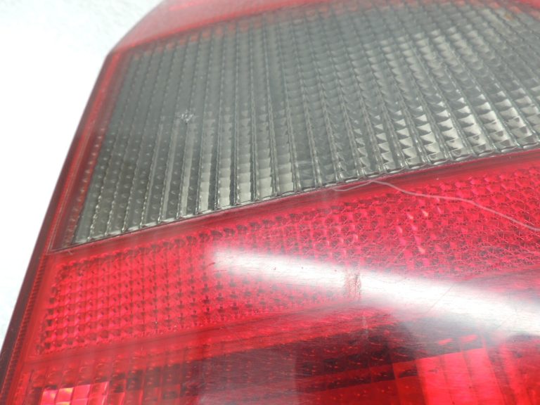 Opel Vectra B Sedans Yorka aizmugurējais labais aizmugurējais lukturis 9119528