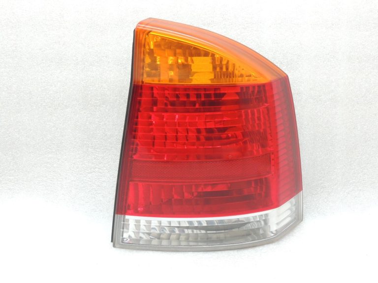 Opel Vectra C sedans aizmugurējais labais aizmugurējais lukturis 93174904