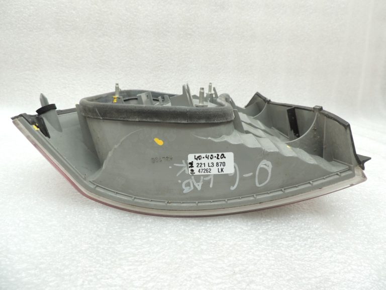 Opel Vectra C sedans aizmugurējais labais aizmugurējais lukturis 93174904