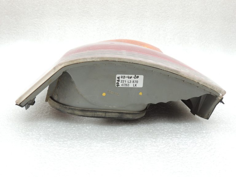 Opel Vectra C sedans aizmugurējais kreisais aizmugurējais lukturis 93174903
