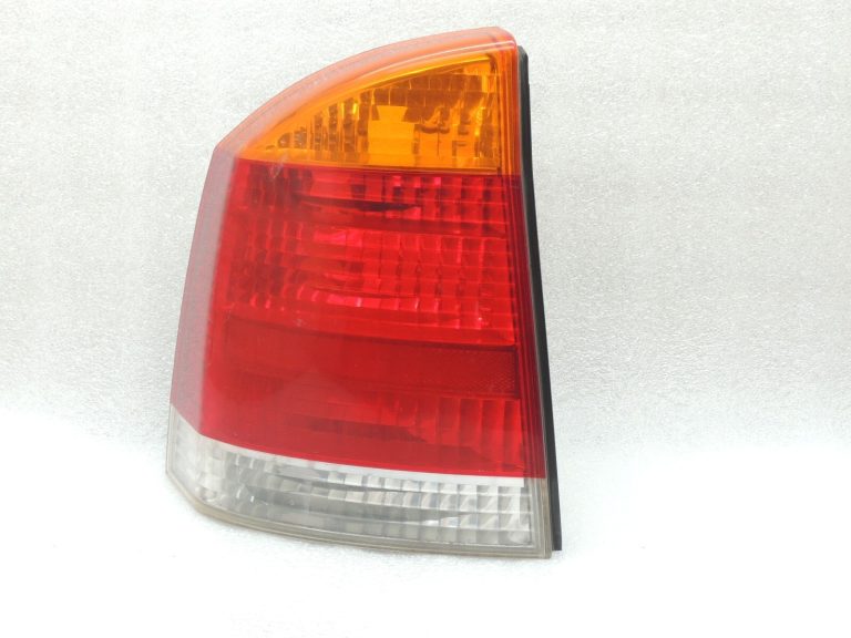 Opel Vectra C sedans aizmugurējais kreisais aizmugurējais lukturis 93174903