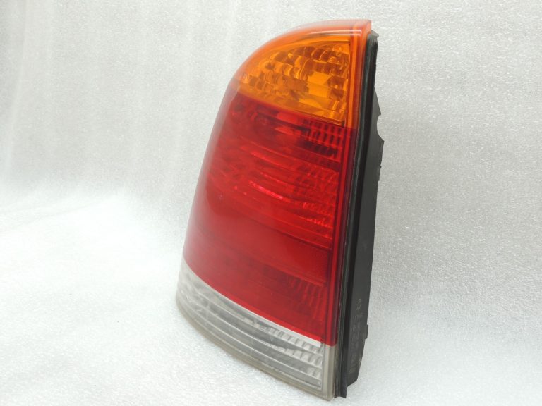 Opel Vectra C sedans aizmugurējais kreisais aizmugurējais lukturis 93174903