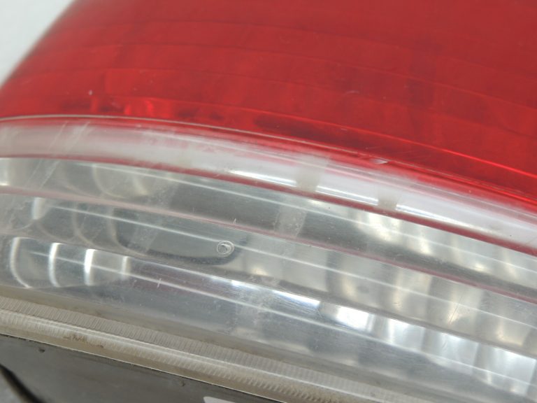 Opel Vectra C sedans aizmugurējais kreisais aizmugurējais lukturis 93174903