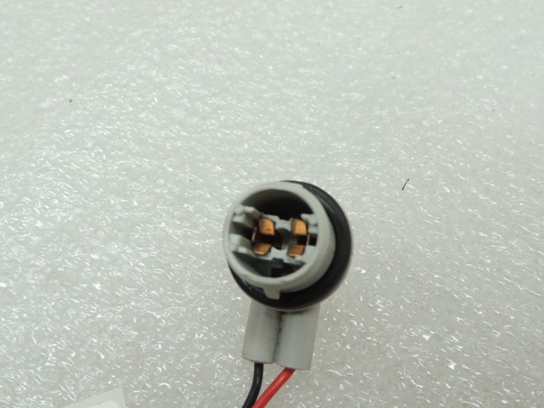 Opel Zafira C Aizmugurējās aizmugurējās aizmugurējās aizmugurējās gaismas spuldzes turētājs 13386608