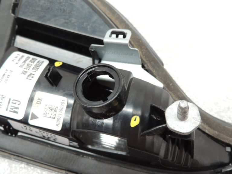 Opel Zafira C aizmugurējais aizmugurējais lukturis aizmugurējā labajā pusē 13288831