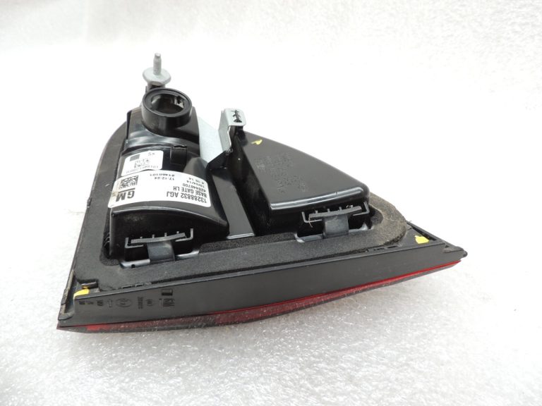 Opel Zafira C aizmugurējais aizmugurējais kreisais salona aizmugurējais lukturis 13288832