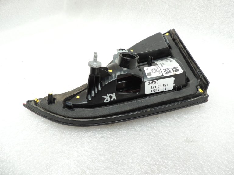 Opel Zafira C aizmugurējais aizmugurējais kreisais salona aizmugurējais lukturis 13288832