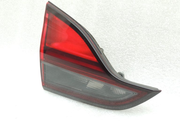 Opel Zafira C aizmugurējais aizmugurējais kreisais salona aizmugurējais lukturis 13288832