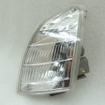 Nissan X-Trail T30 priekšējais kreisais indikators 261358H700