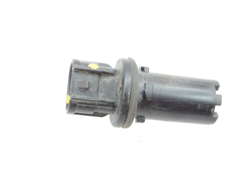 Toyota Corolla Verso II R10 priekšējo lukturu stāvgaismas spuldzes turētājs 8113822680
