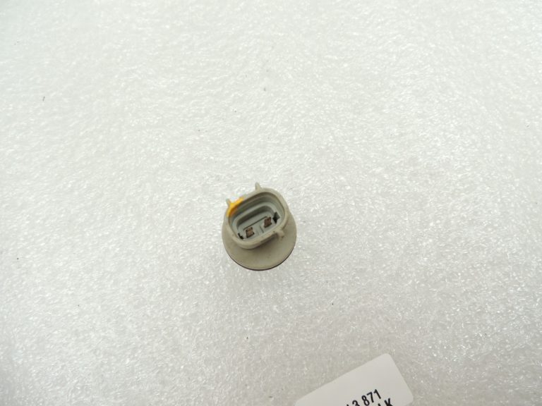 Toyota Yaris Verso P2 priekšējo lukturu stāvgaismas spuldzes turētājs 8113852060