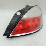 Opel Astra H 5 durvju hečbeks Aizmugurējais lukturis Labais 93178772
