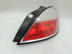 Opel Astra H 5 durvju hečbeks Aizmugurējais lukturis Labais 93178772