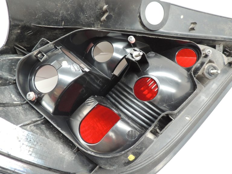 Opel Astra H 5 durvju hečbeks Aizmugurējais lukturis Labais 93178772