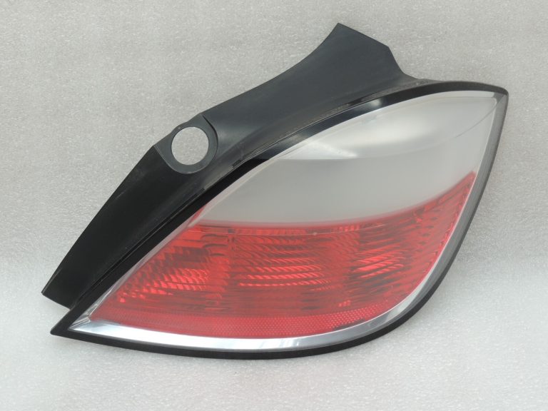 Opel Astra H 5 durvju hečbeks Aizmugurējais lukturis Labais 93178772