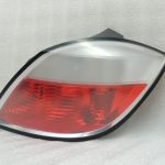 Opel Astra H 5 durvju hečbeks Aizmugurējais lukturis Labais 93178772