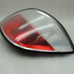 Opel Astra H 5 durvju hečbeks Aizmugurējais lukturis Labais 93178772