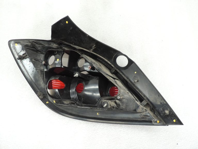 Opel Astra H 5 durvju hečbeks Aizmugurējais lukturis Labais 93178772