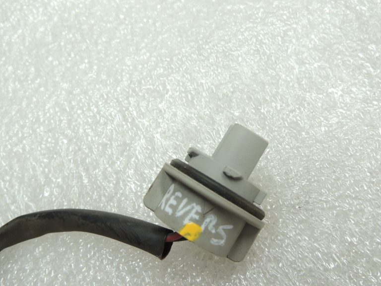 Subaru Forester III SH Aizmugurējā luktura turētājs labajā pusē 84931SC040