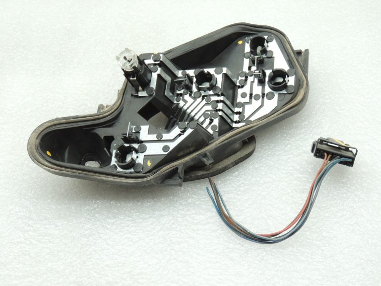 Opel Corsa D 5 durvju hečbeks aizmugurējais labais aizmugurējais lukturis 93189101