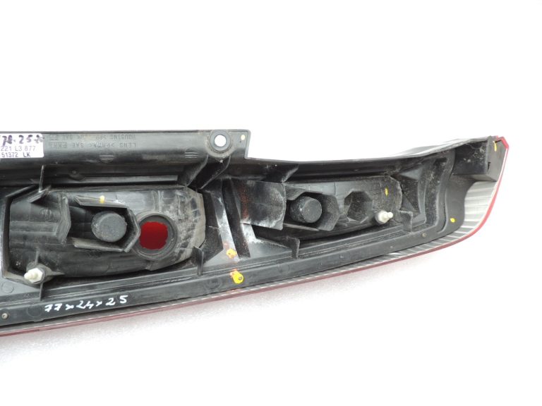 Nissan X-Trail T30 aizmugurējais kreisais aizmugurējais lukturis 26559EQ00B
