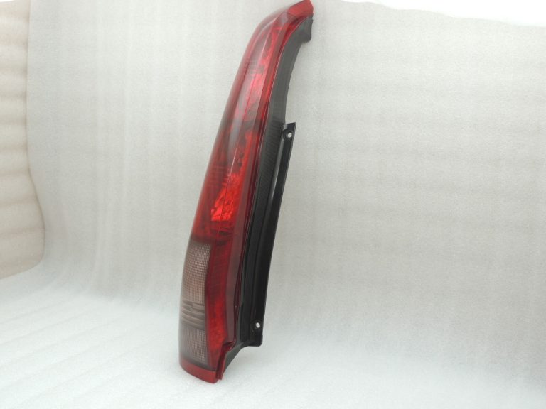 Nissan X-Trail T30 aizmugurējais kreisais aizmugurējais lukturis 26559EQ00B