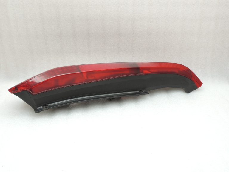 Nissan X-Trail T30 aizmugurējais kreisais aizmugurējais lukturis 26559EQ00B