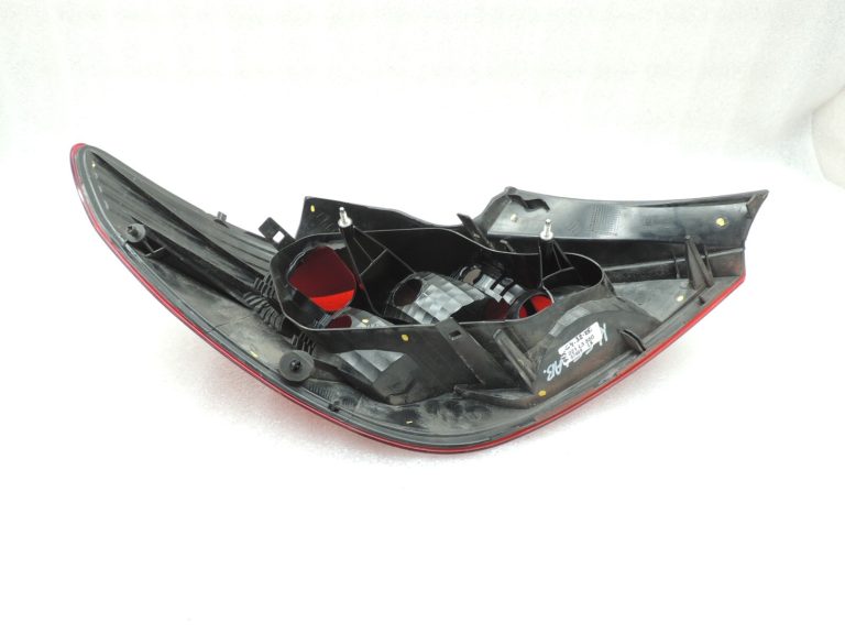 Opel Corsa D 5 durvju hečbeks aizmugurējais labais aizmugurējais lukturis 93190950