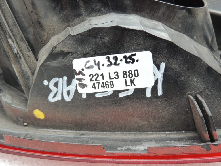 Opel Corsa D 5 durvju hečbeks aizmugurējais labais aizmugurējais lukturis 93190950