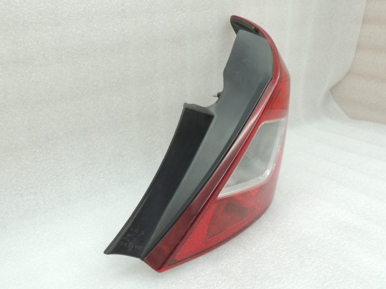 Opel Corsa D 5 durvju hečbeks aizmugurējais labais aizmugurējais lukturis 93190950