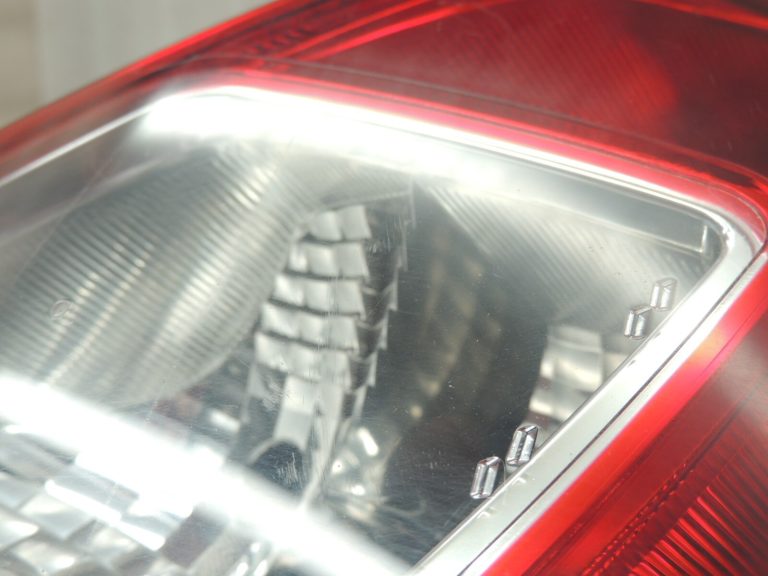 Opel Corsa D 5 durvju hečbeks aizmugurējais labais aizmugurējais lukturis 93190950